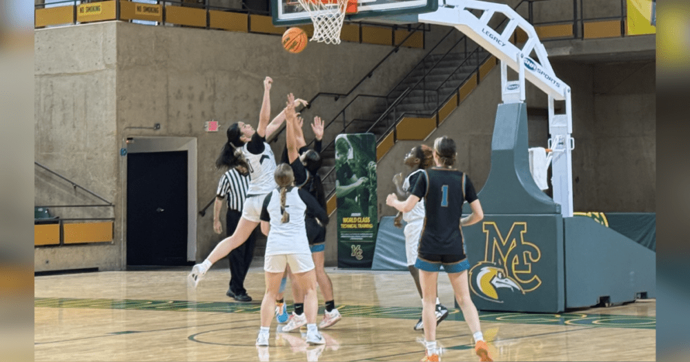 Lady Bulldogs go 3–1, take third at Byron Johnston