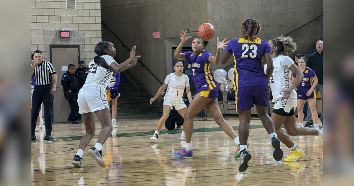 Lady Rebels earns 42–36 district win over Lady Bulldogs